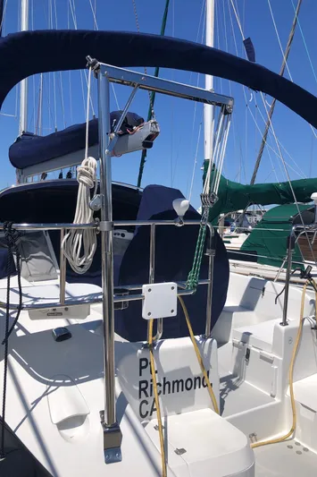 Wanderlust Yacht Photos Pics OB motor lift