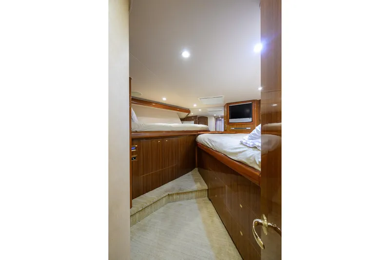 1/2 Barrel Yacht Photos Pics Forward Stateroom, cris cross arrangement