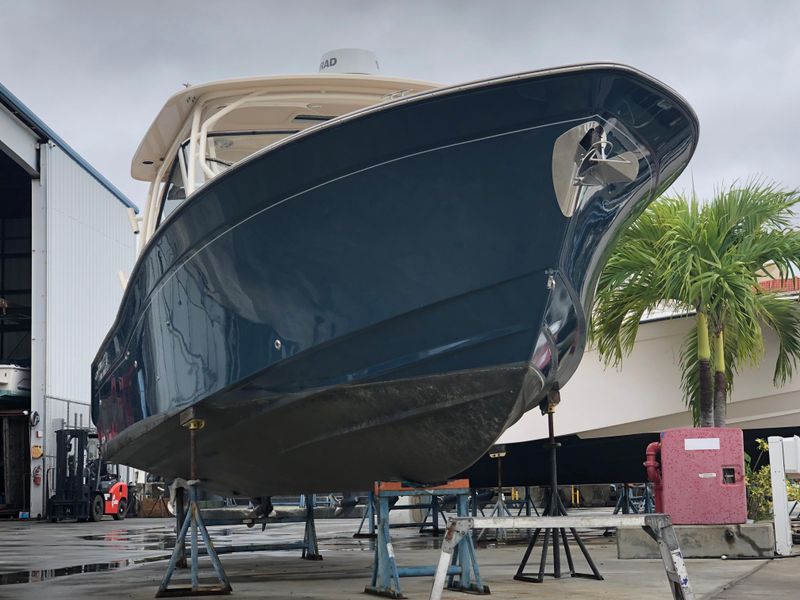 2018 Grady-White Freedom 307