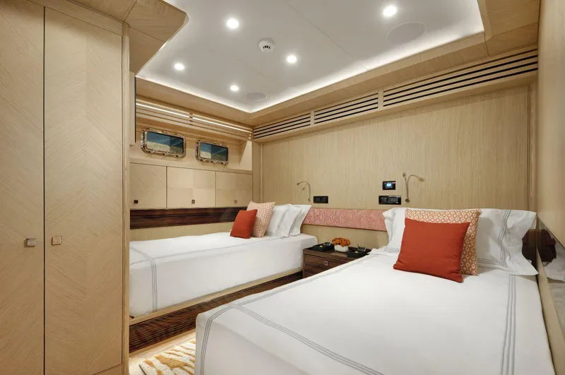 That's Amore Yacht Photos Pics That's Amore