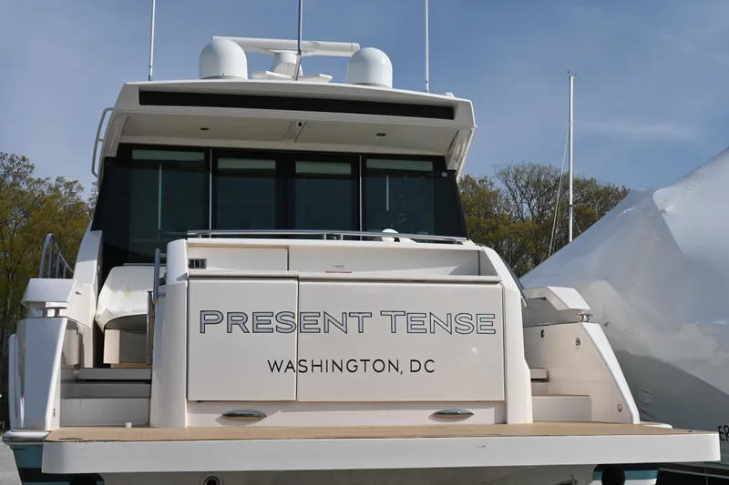 Present Tense Yacht Photos Pics 2017 Tiara 44 Coupe yacht Stern