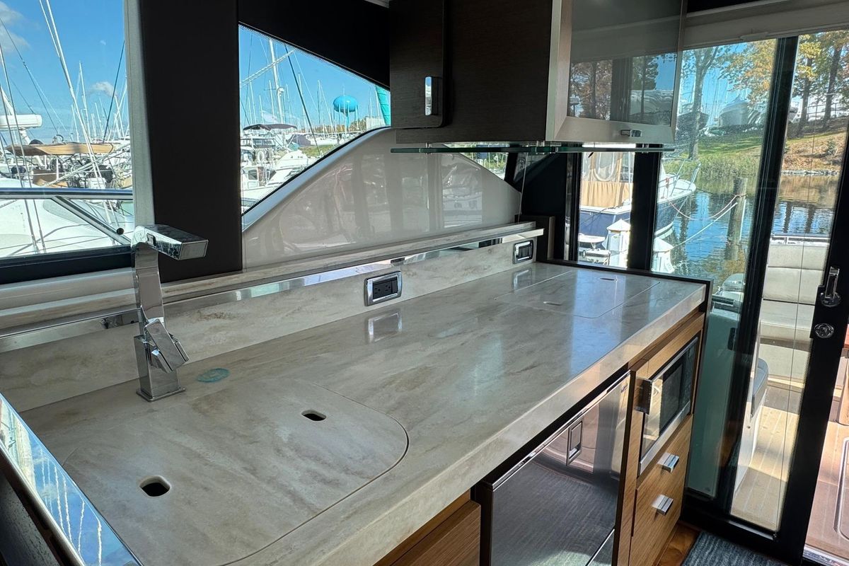 2017 Tiara Yachts 44 