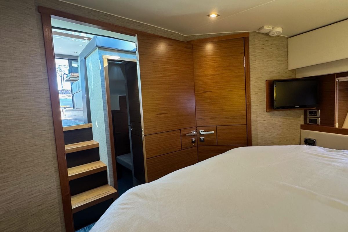 2017 Tiara Yachts 44 