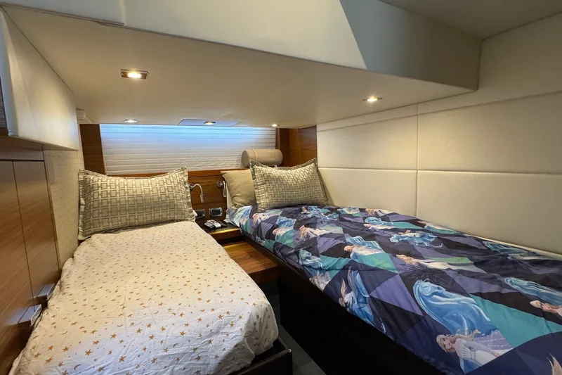 Present Tense Yacht Photos Pics Guest cabin