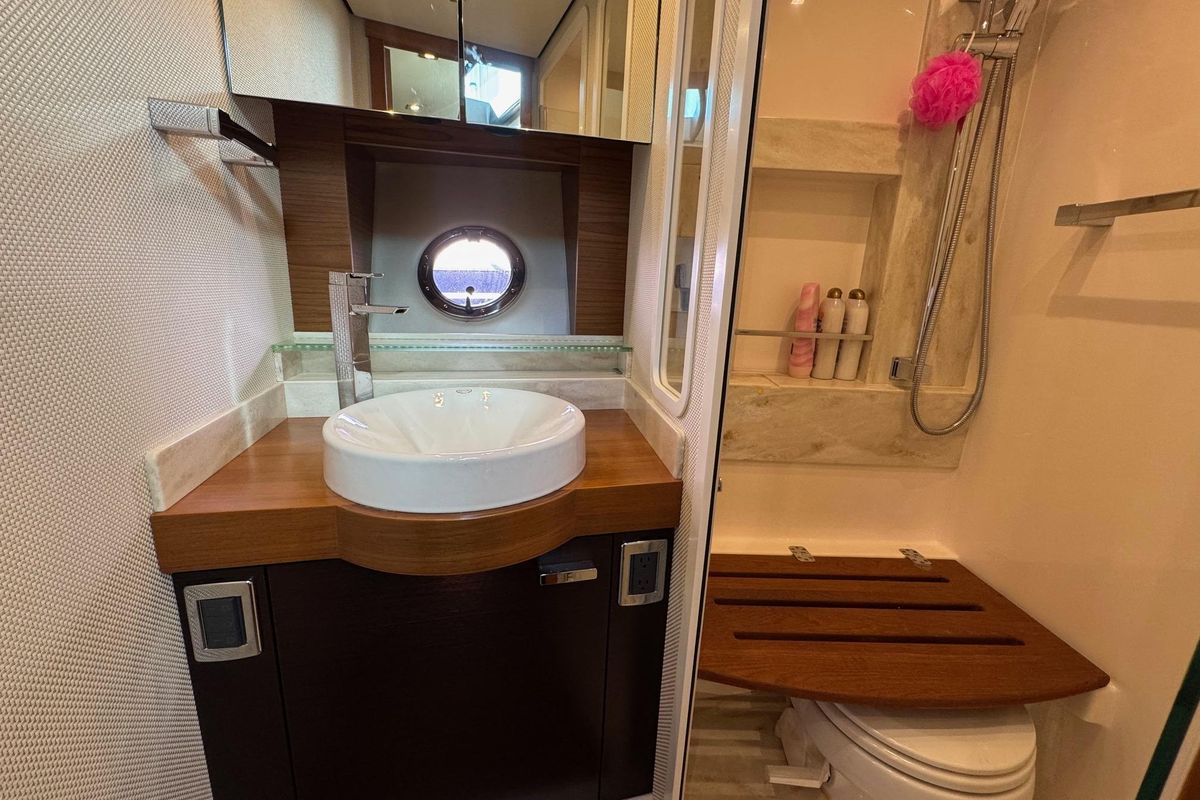 2017 Tiara Yachts 44 