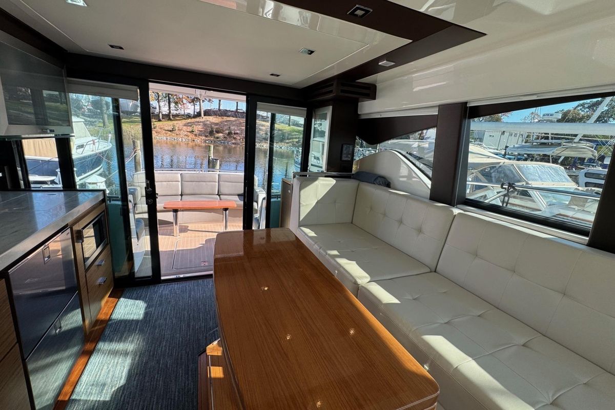 2017 Tiara Yachts 44 