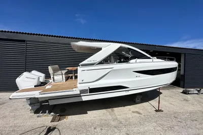 2025 Jeanneau DB/37 OB
