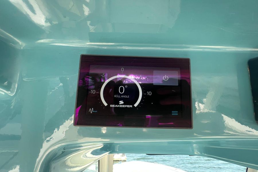 2021 Boston Whaler 380 Outrage