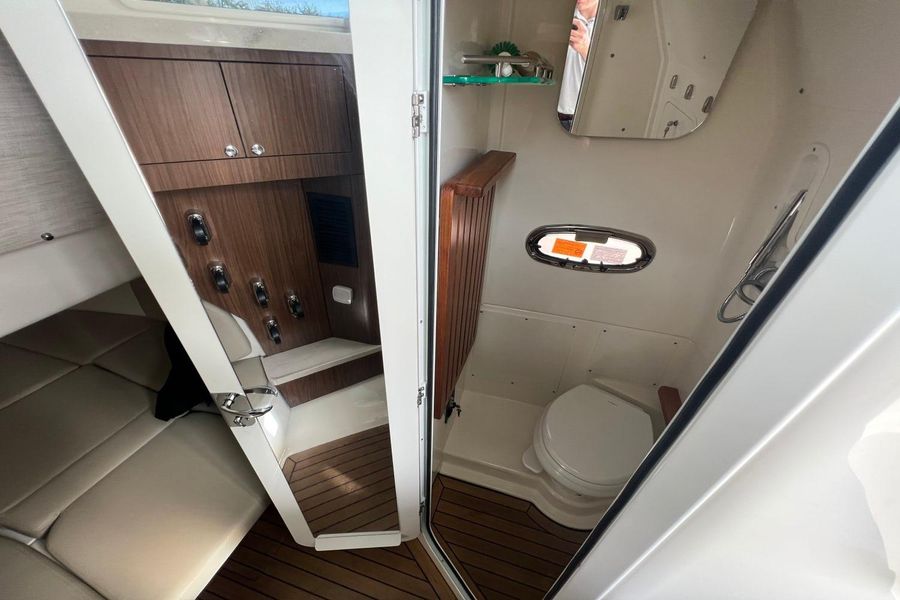 2021 Boston Whaler 380 Outrage