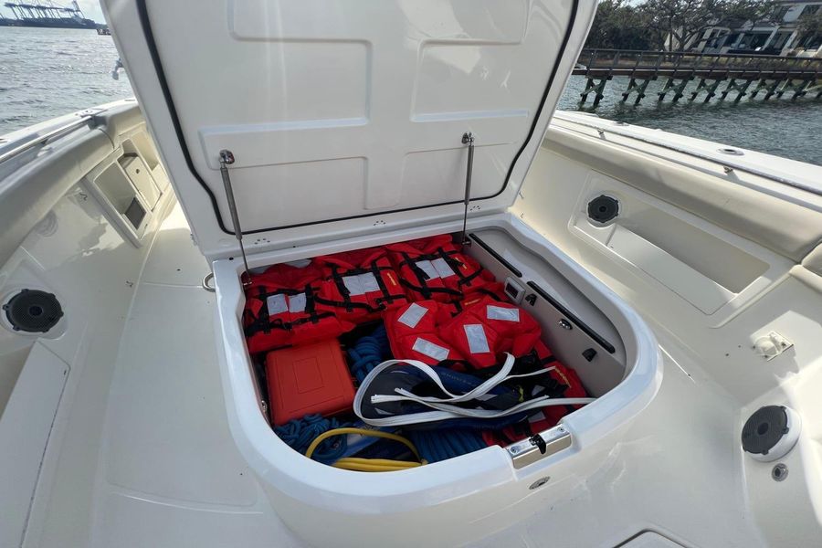 2021 Boston Whaler 380 Outrage