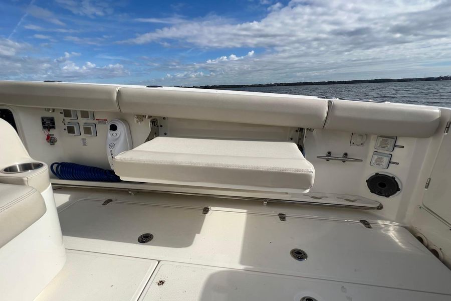 2021 Boston Whaler 380 Outrage