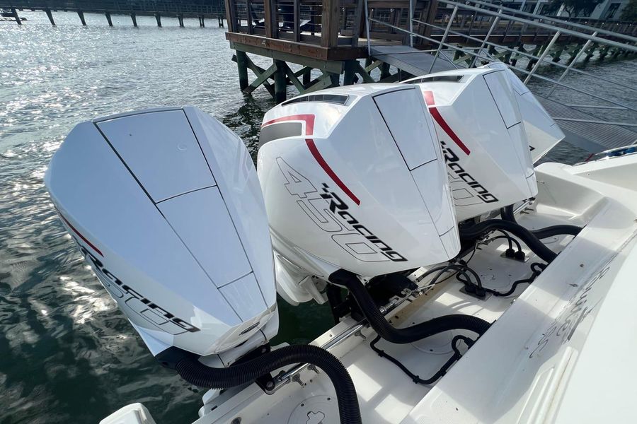2021 Boston Whaler 380 Outrage
