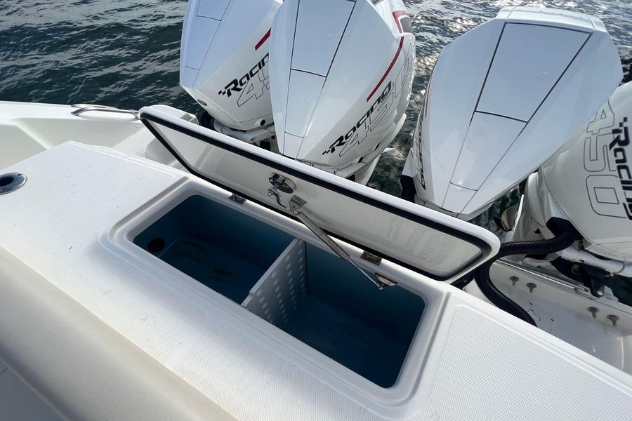 2021 Boston Whaler 380 Outrage