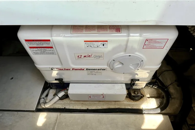 Metamorphosis Yacht Photos Pics 