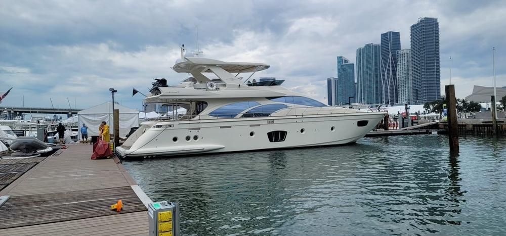 2008 Azimut Flybridge