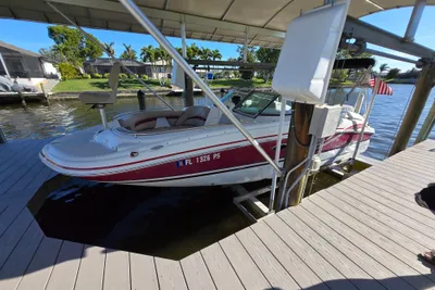 Hurricane SunDeck 2400 OB