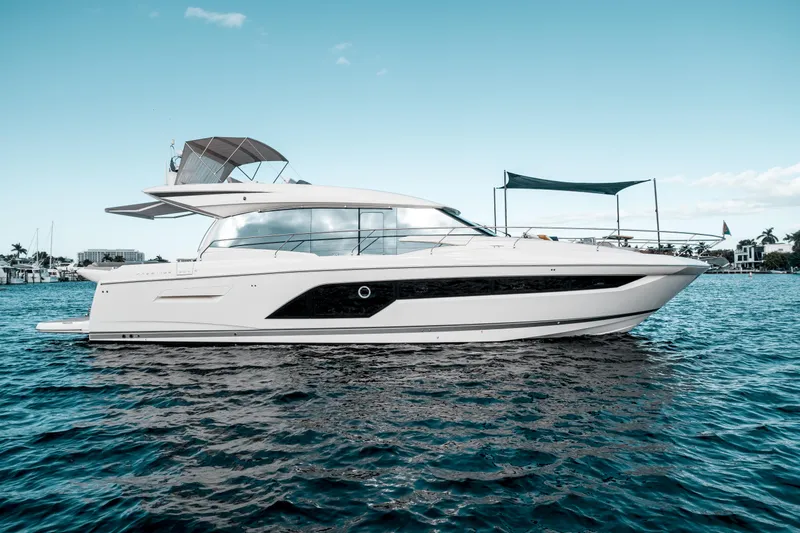 Maxelina Yacht Photos Pics Side view
