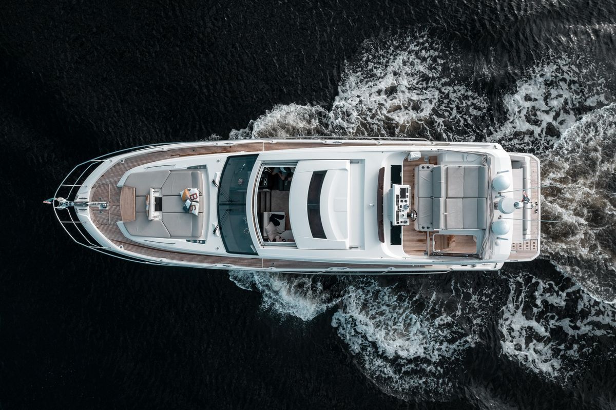 2019 Prestige 59 