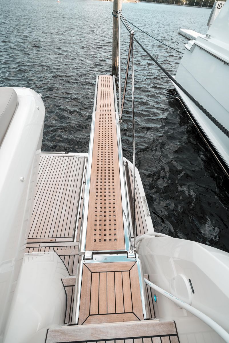 2019 Prestige 59 