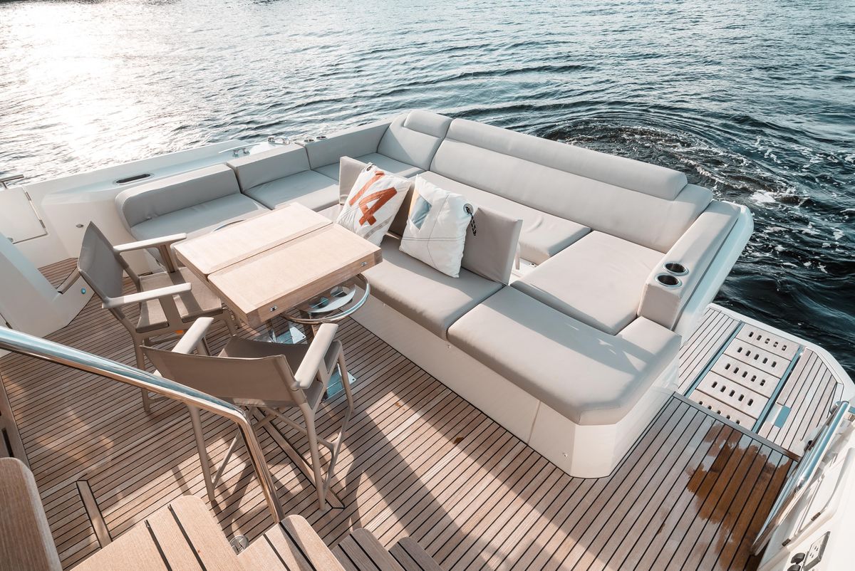 2019 Prestige 59 
