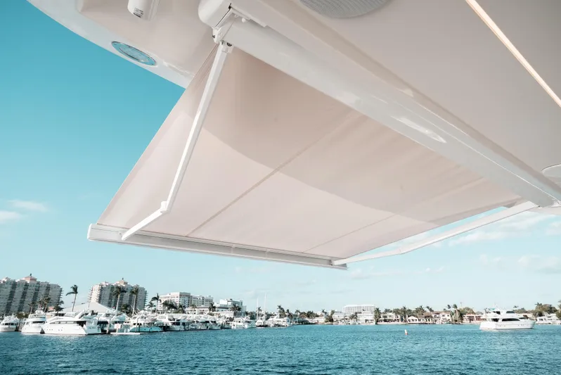  Yacht Photos Pics Awning