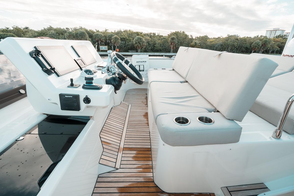 2019 Prestige 59 