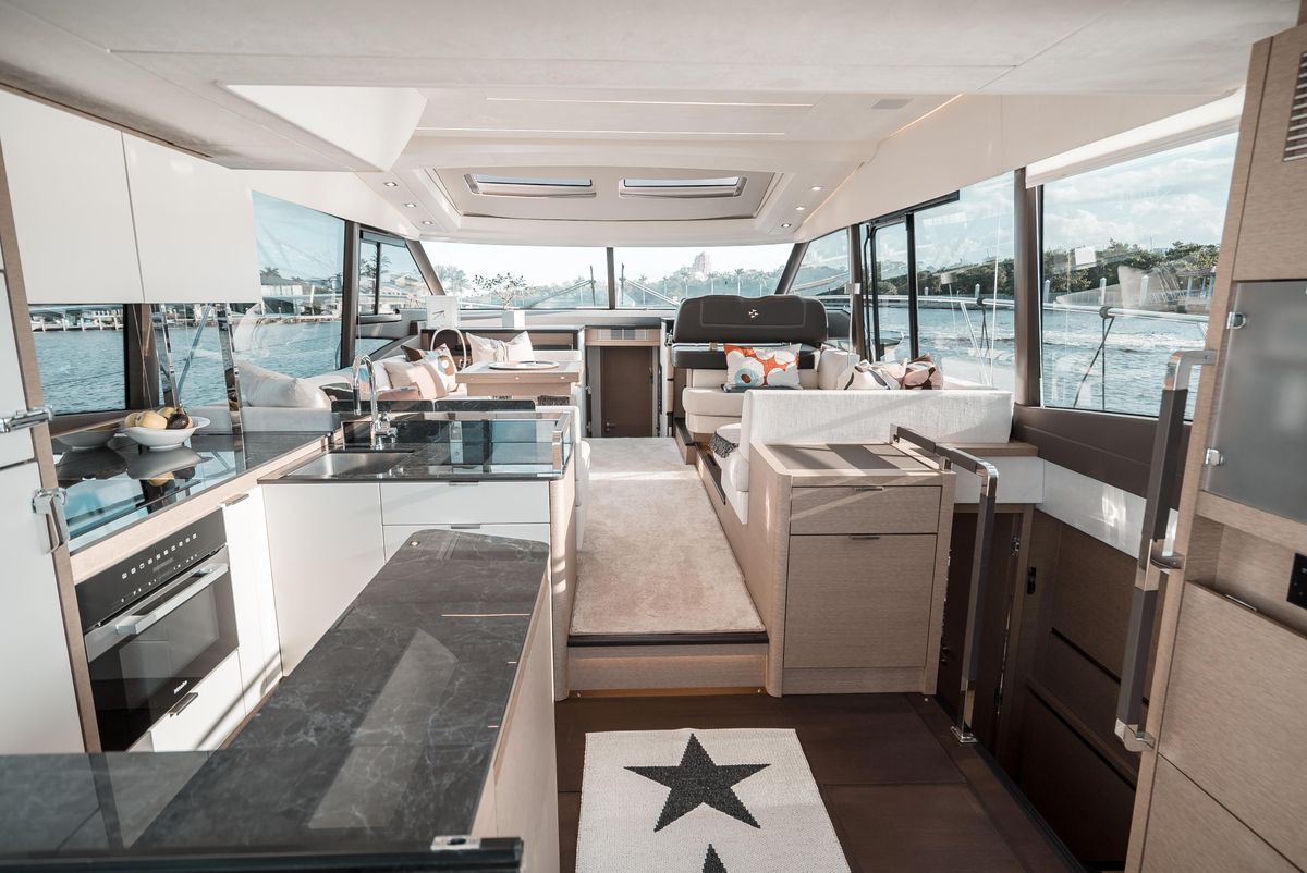 2019 Prestige 59 