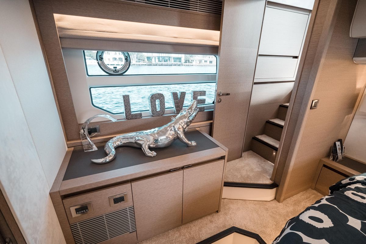 2019 Prestige 59 