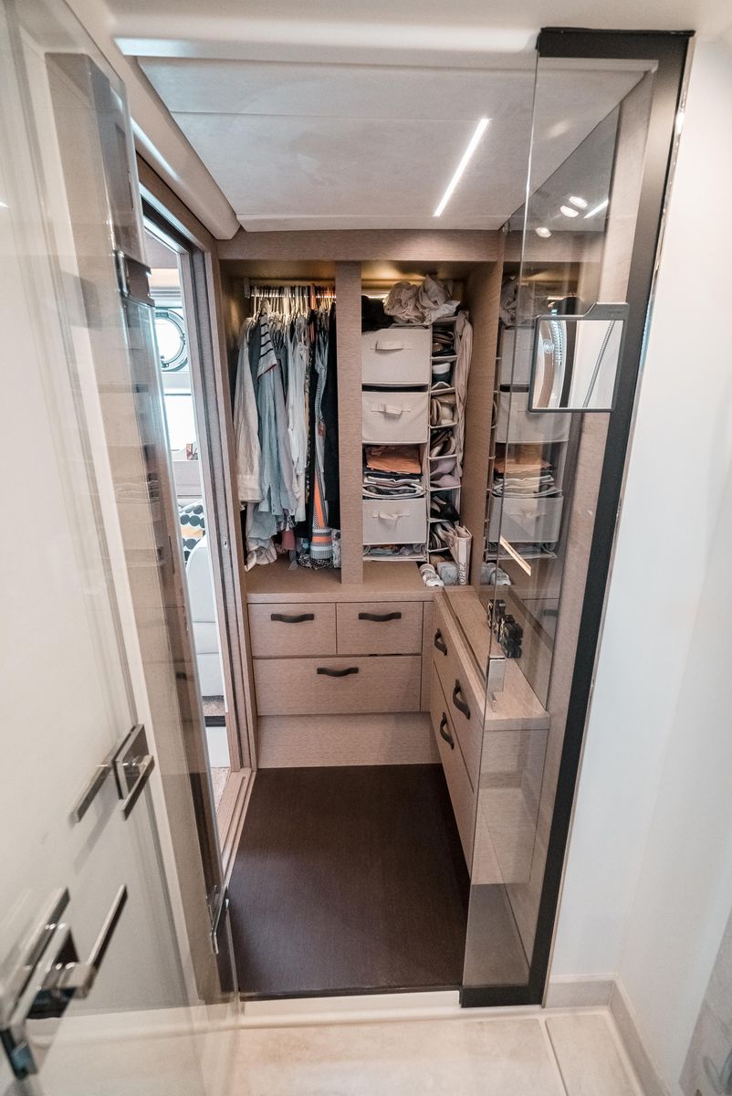 2019 Prestige 59 