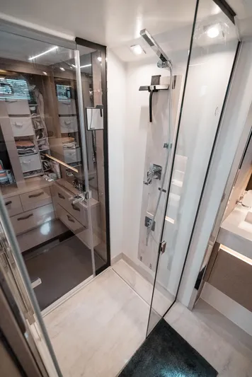  Yacht Photos Pics Spacious shower