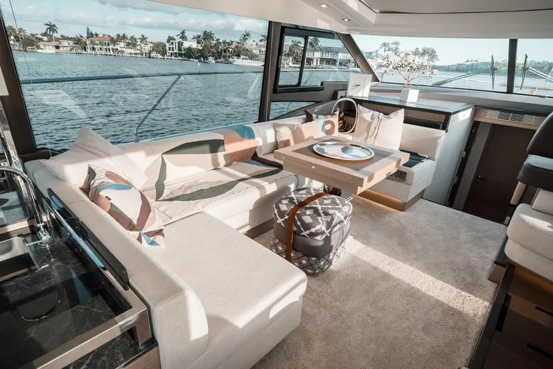  Yacht Photos Pics salon View