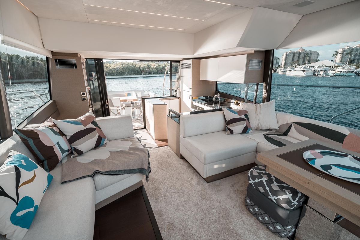 2019 Prestige 59 