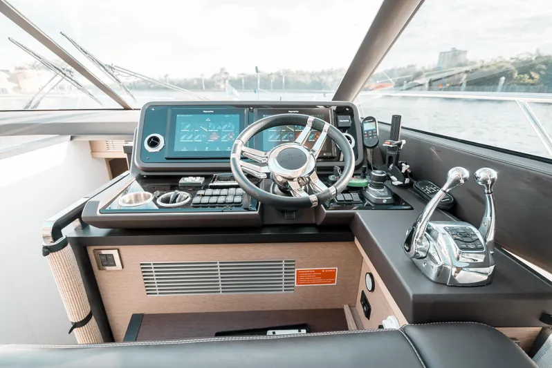  Yacht Photos Pics LH1