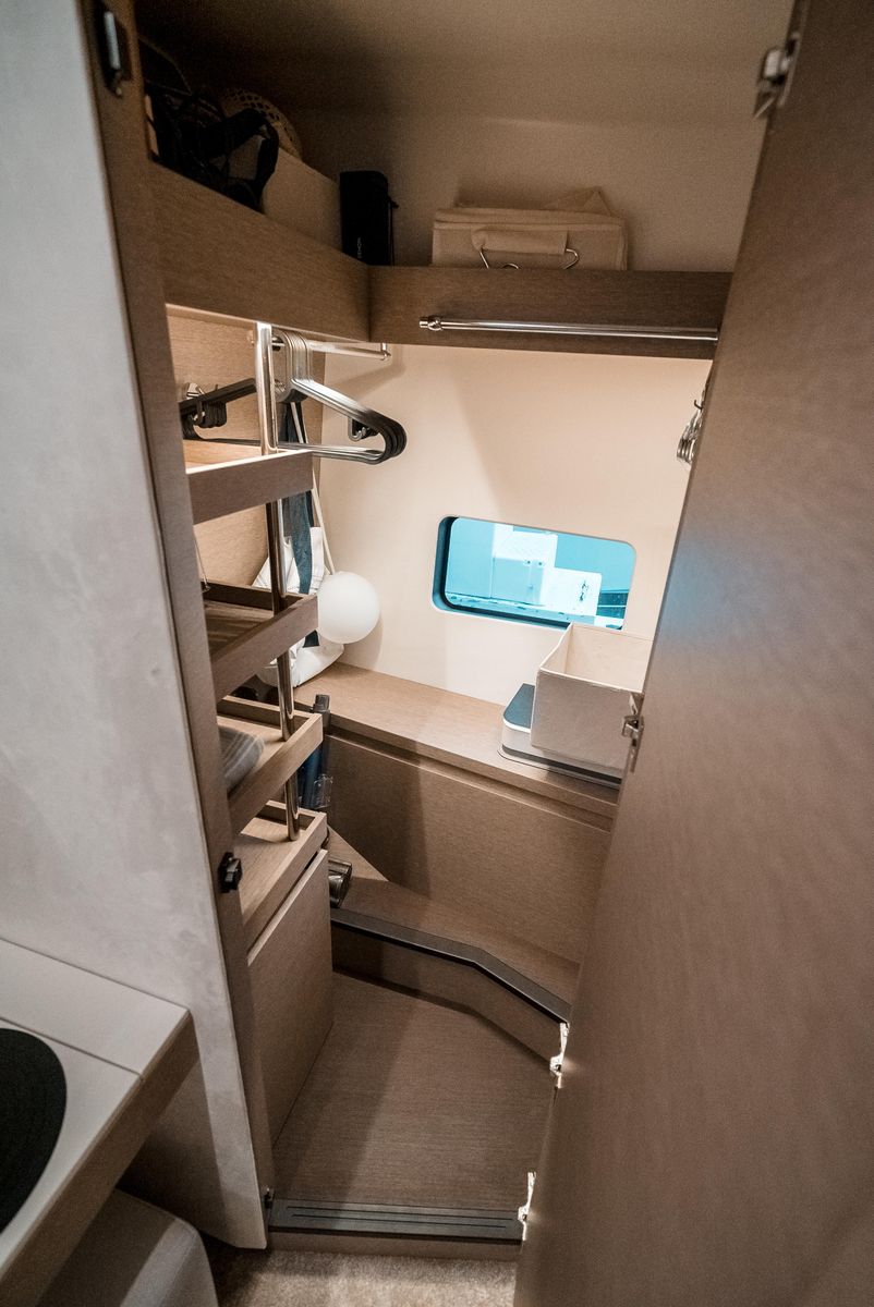 2019 Prestige 59 