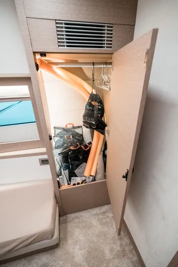  Yacht Photos Pics closet 3