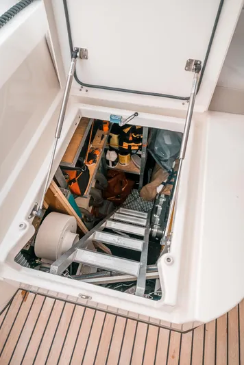  Yacht Photos Pics Storage And engine room