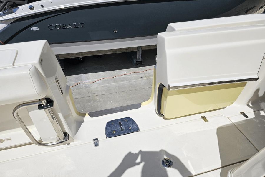 2015 Boston Whaler 370 Outrage