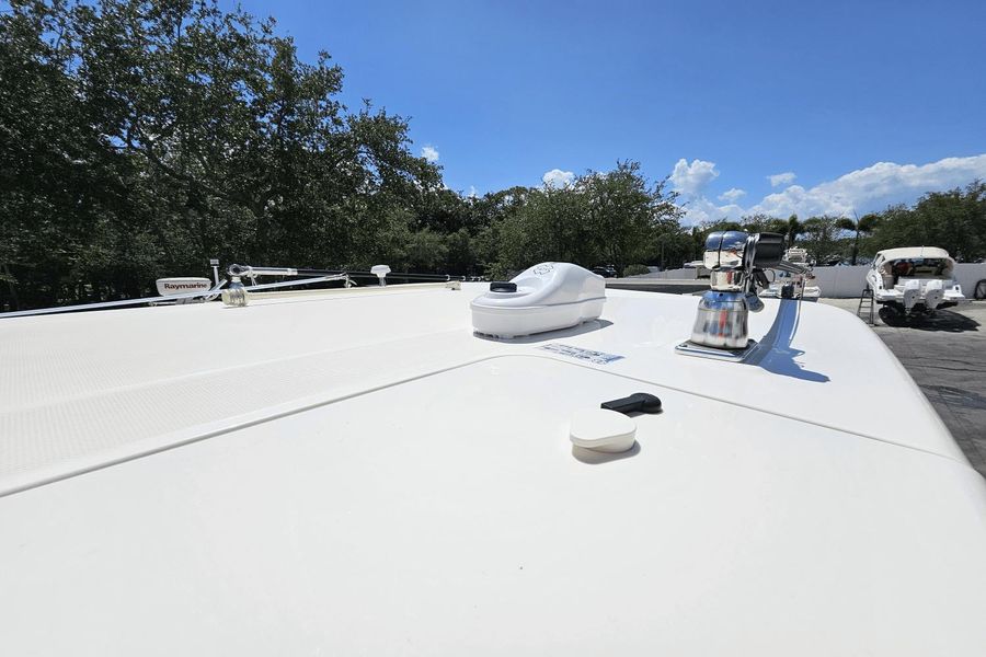 2015 Boston Whaler 370 Outrage