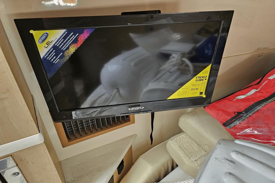2015 Boston Whaler 370 Outrage