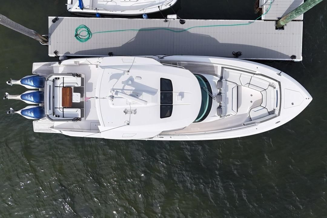 2021 Tiara Sport 43 
