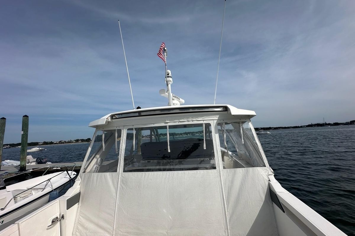 2021 Tiara Sport 43 