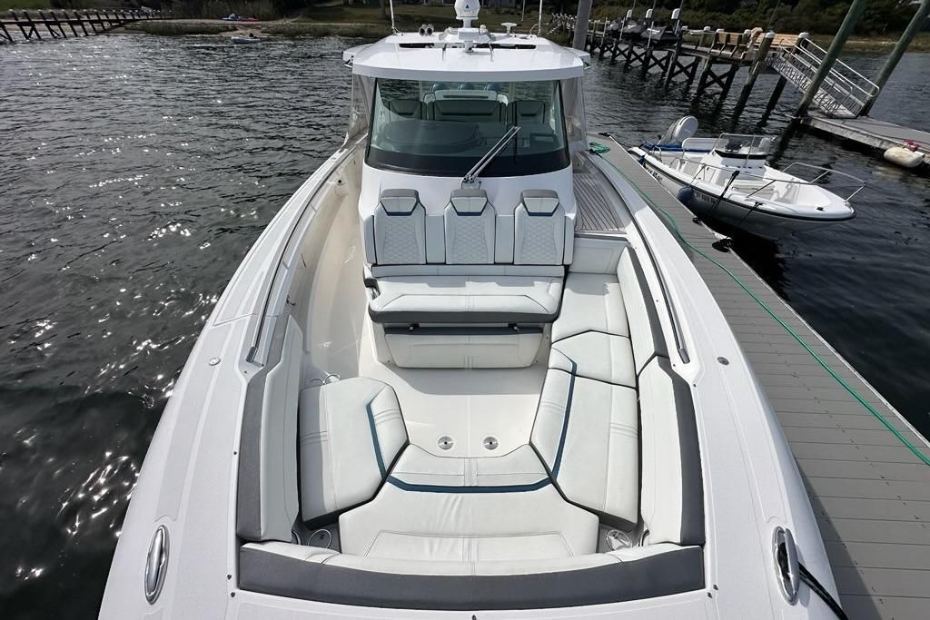 2021 Tiara Sport 43 