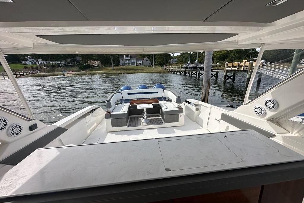 2021 Tiara Sport 43 