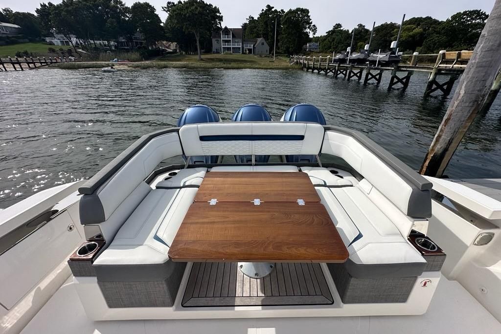2021 Tiara Sport 43 
