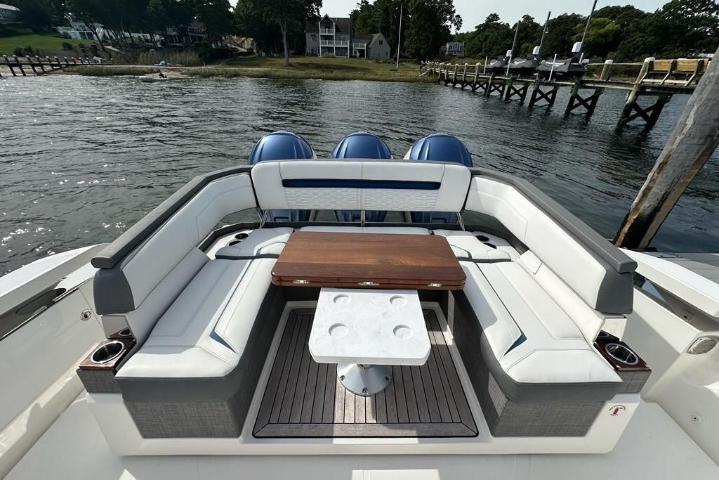 2021 Tiara Sport 43 