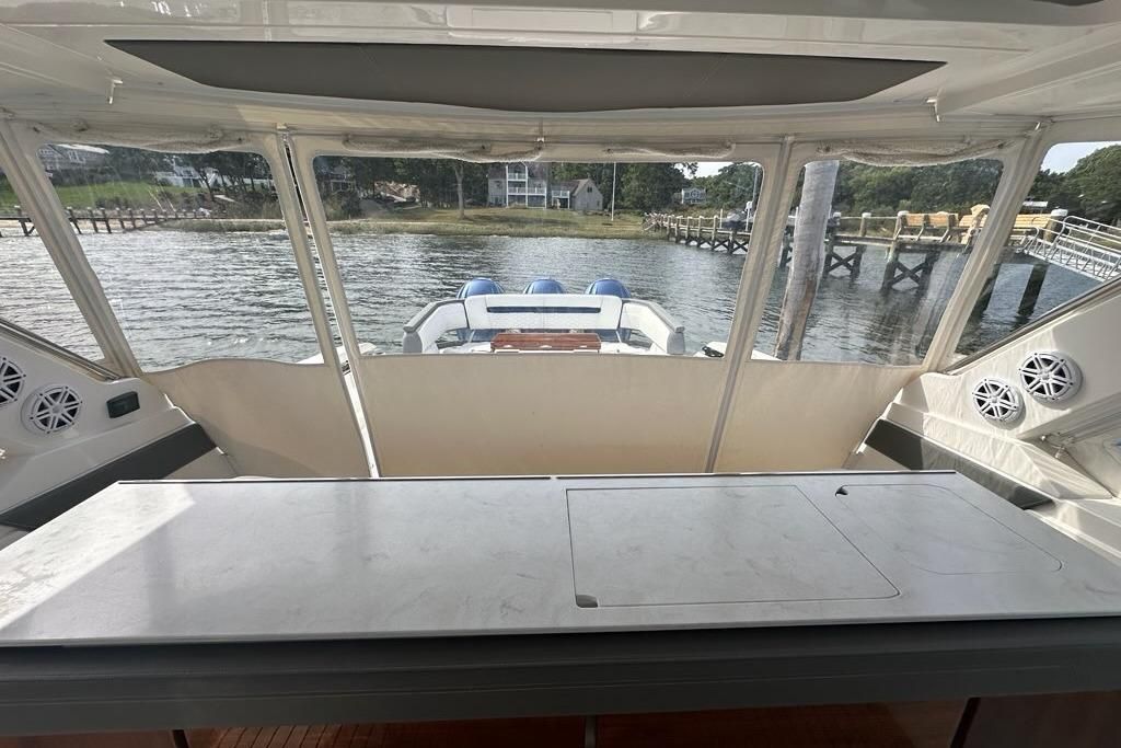 2021 Tiara Sport 43 