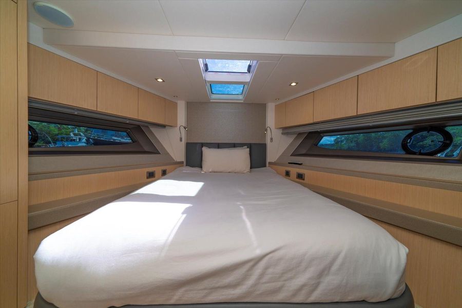 2018 Sunseeker MANHATTAN