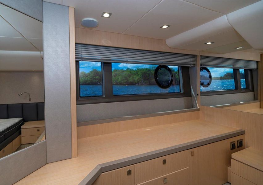 2018 Sunseeker MANHATTAN