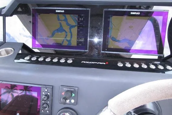 T/t Grace Yacht Photos Pics Twin Simrad helm screens