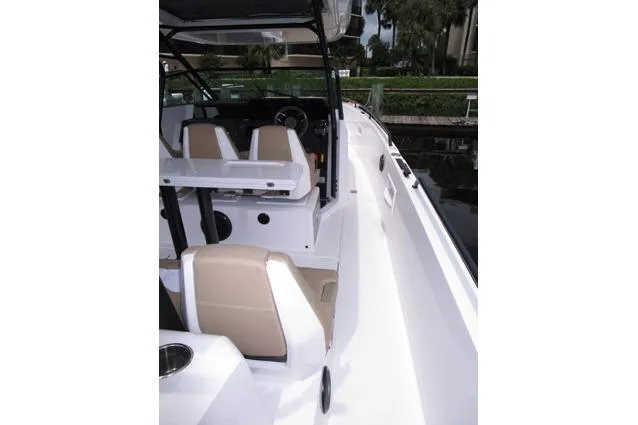 T/t Grace Yacht Photos Pics Stbd side deck